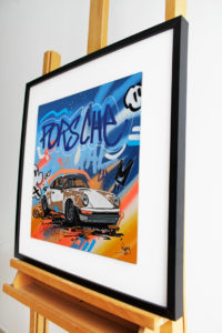 Big white Porsche par Pappay street art voiture d